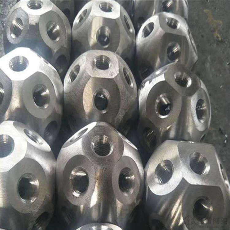 北海螺栓球网架加工安装方法